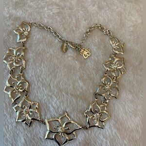White House Black Market Flower Link Necklace‎